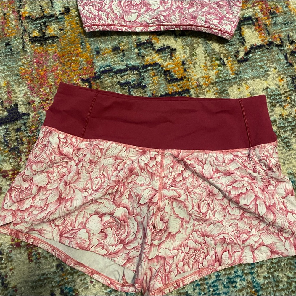 Lululemon size 4 floral shorts
